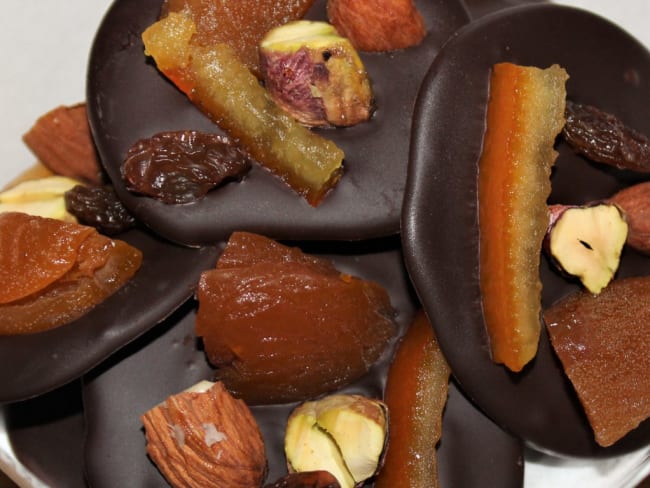 Mendiants Chocolat : Abricots, Amandes, Oranges, Pistaches, Raisins