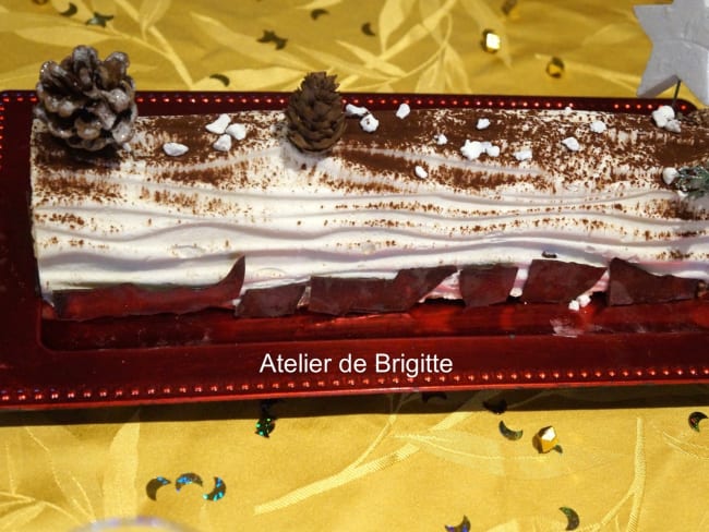 Bûche forêt noire - Atelier de Brigitte (Gironde 33230 COUTRAS, LIBOURNE, SAINT-DENIS de PILE, SAINT-SEURIN/L'ISLE) cuisine, recettes, partages,