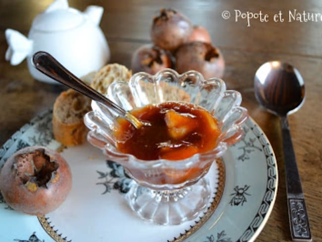 Confiture de nèfles et pommes