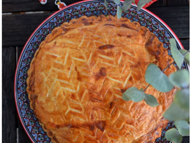 Galette des rois rhum raisins pour fêter l’Epiphanie.