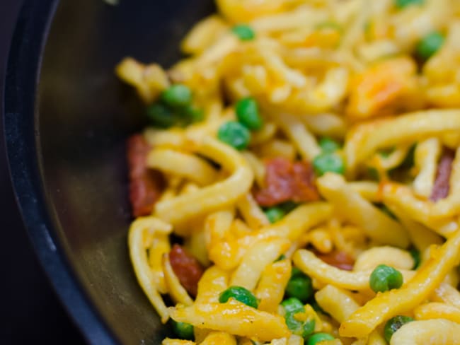 Poêlée de spätzle au petits pois et au chorizo