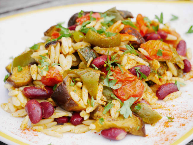 Salade alcaline d’Orzo aux légumes d’été confits à basse température.