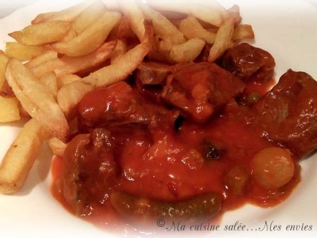 Boeuf mironton sauce tomate piquante au multicuiseur