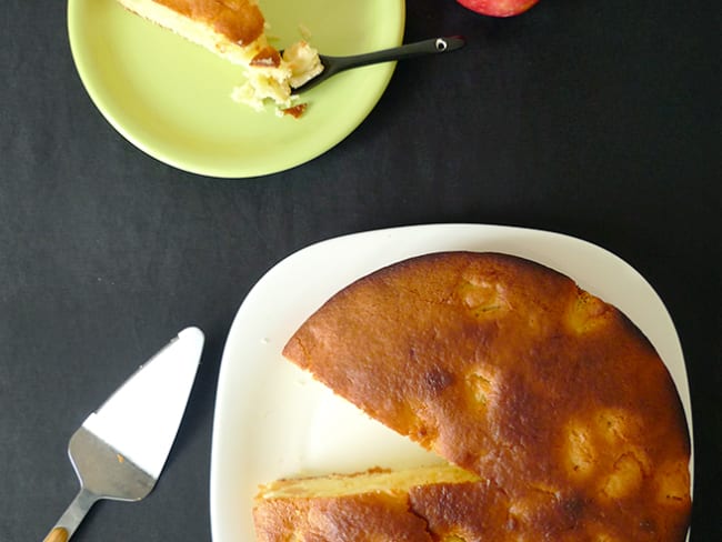 Gâteau au yaourt et aux pommes facile