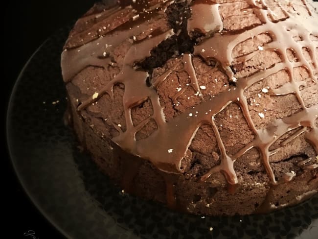 Gâteau au chocolat à la fleur de sel d'Ifaty et caramel beurre salé