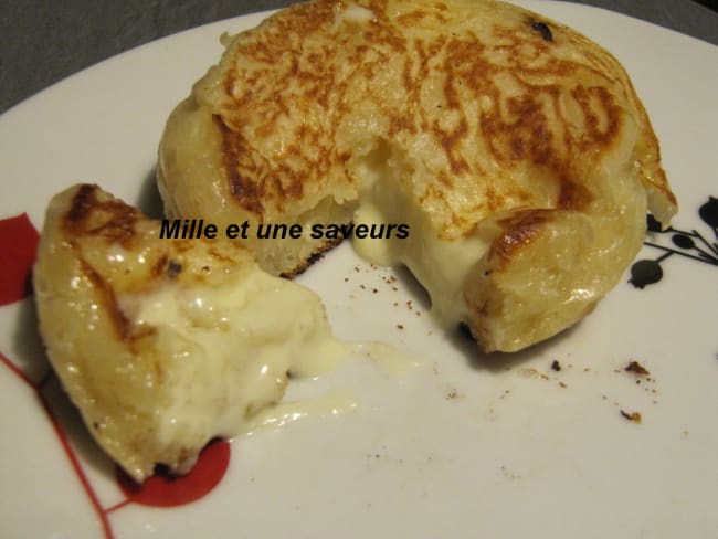 Crumpet au levain naturel ou avec levure fraiche au coeur coulant de reblochon 