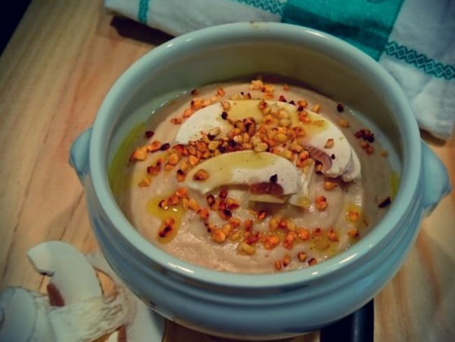 Velouté de topinambours au Saint Môret