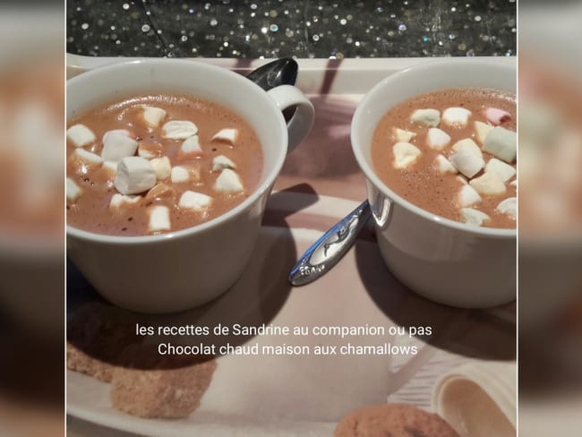 Chocolat chaud maison aux chamallows