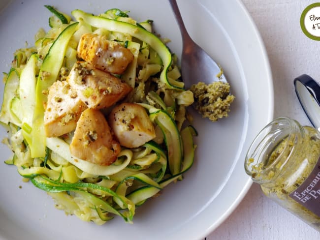 Tagliatelles courgette et petit poulet à la tapenade d'olive verte et basilic