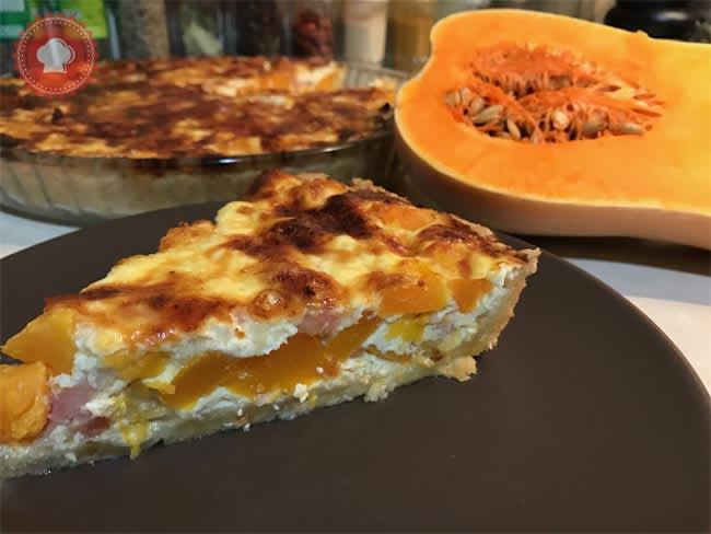 Quiche au butternut, lardons et oignons