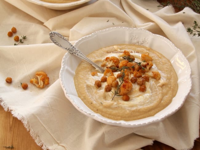 Velouté de chou-fleur et pois-chiches rôtis