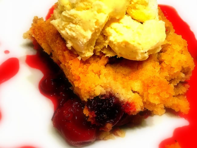 Crumble sanglant aux fruits rouges parce que j’aime pas la Saint-Valentin