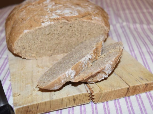 Pain au seigle et à la semoule de blé