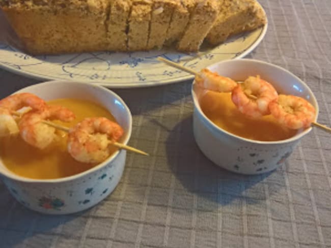 Soupe de butternut au lait de coco et crevettes au ras el hanout