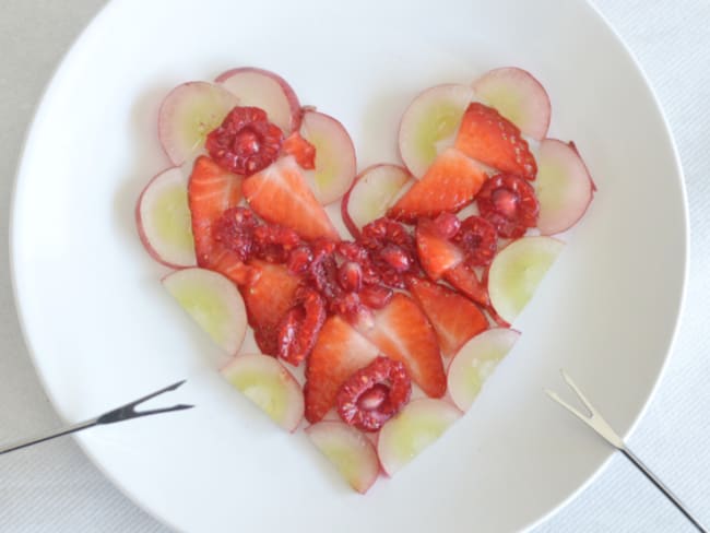 Coeur de fruits et fondue au chocolat