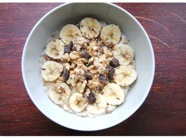 Porridge aux flocons de seigle banane et chocolat