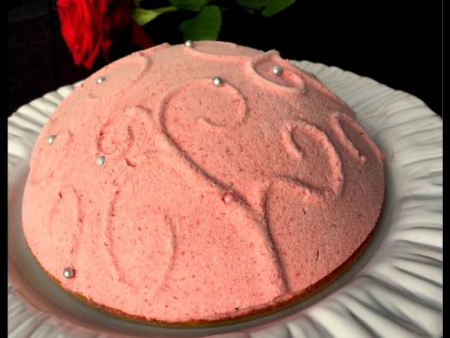 Dôme de mouse fraise, coeur framboise