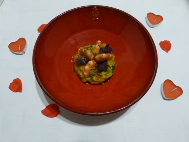 Tartare d'avocat et mangue aux crevettes