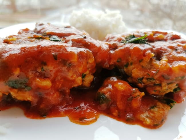 Croquettes de poisson à la sauce tomate