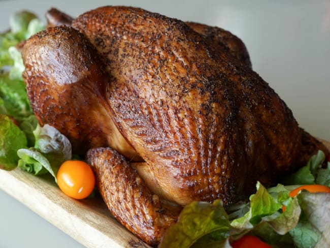 Fumer un poulet à chaud