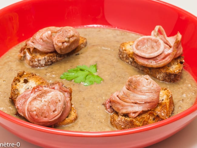 Soupe de lentilles, croûtes à l'andouille