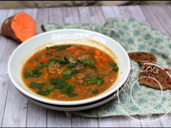 Soupe épicée à l’agneau et patate douce