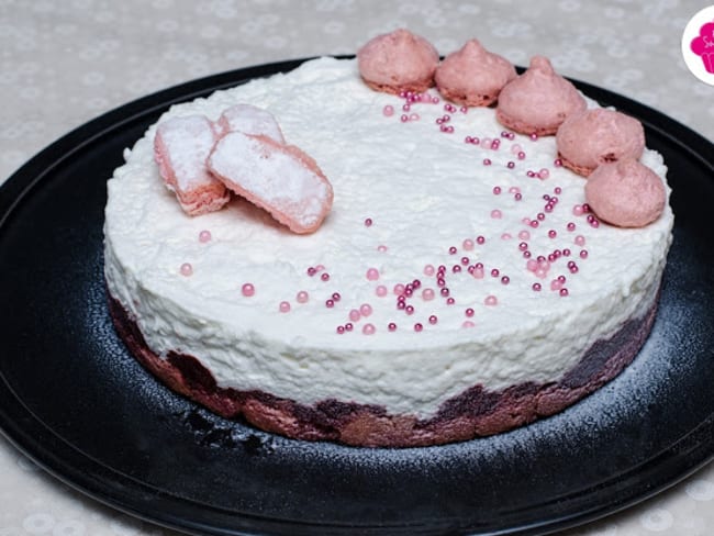 Entremet noix de coco avec insert à la fraise sur base de biscuits roses de Reims