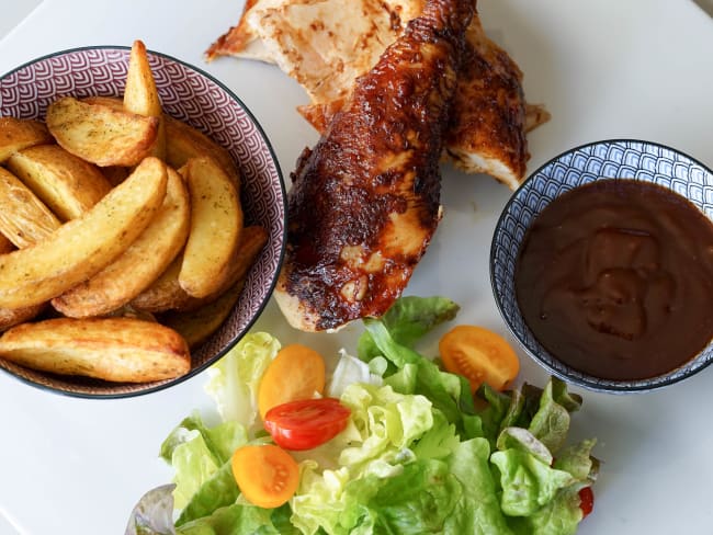 Fumer et cuire un poulet à l'américaine