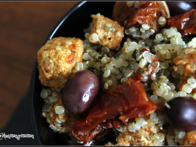 Salade de quinoa au tofu rosso