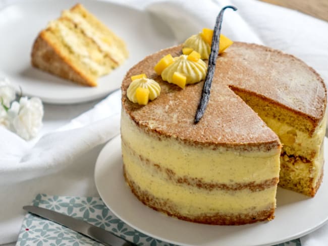 Layer cake mousseline vanille et mangue fraîche