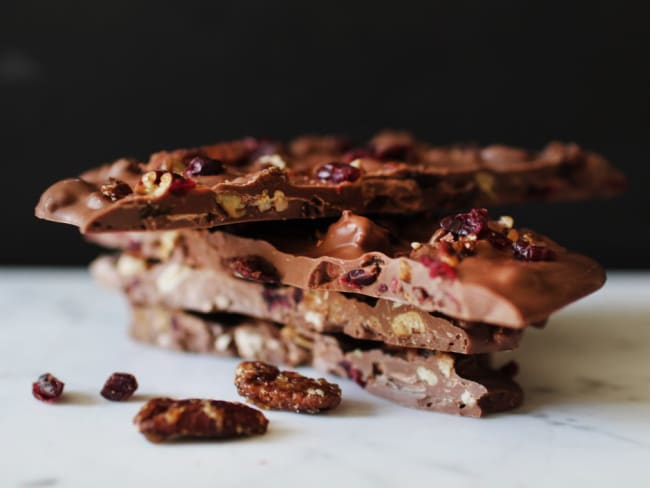 Tablettes de chocolat maison aux cranberries et noix de pécan caramélisées