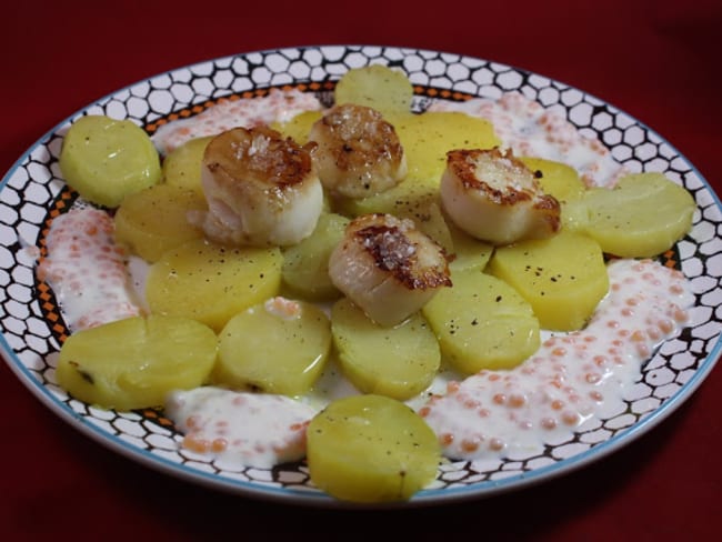 Saint-Jacques au citron caviar sur pommes vapeur