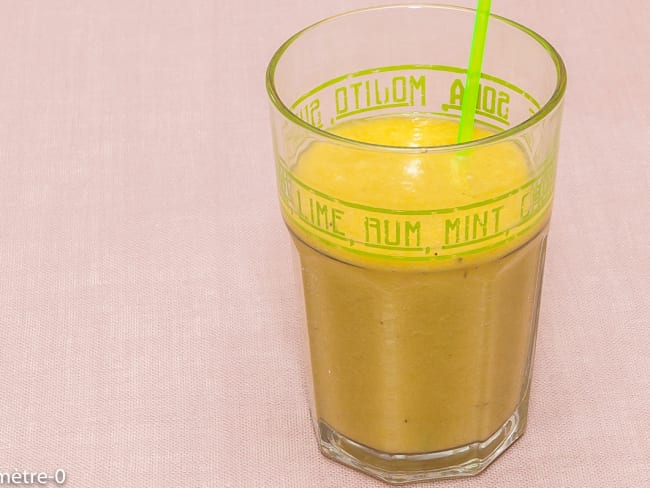 Smoothie au kiwi, orange et banane