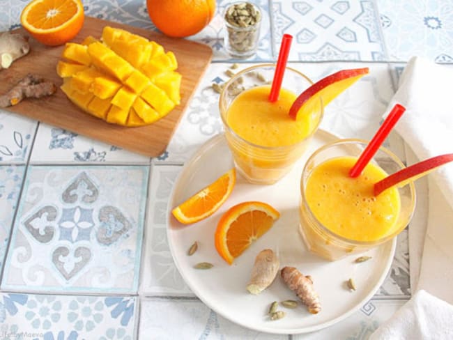 Smoothie énergisant : mangue, orange, cardamome, gingembre, curcuma et baobab