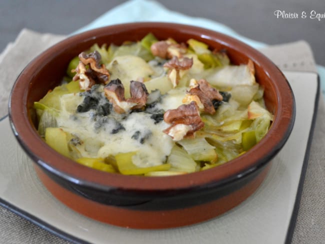 Gratin d’endive et poireau au roquefort : un plat facile et réconfortant