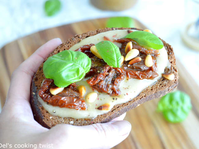 Tartine de tomates séchées et tahini (vegan)