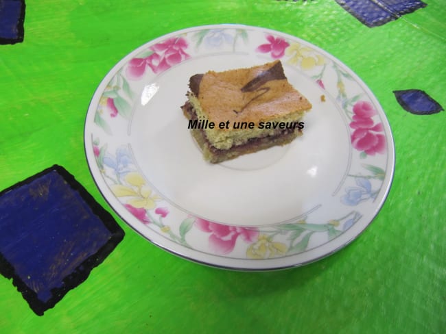 Gâteau à la farine de millet jaune et gelée de raisin pour ceux qui sont intolérants au gluten