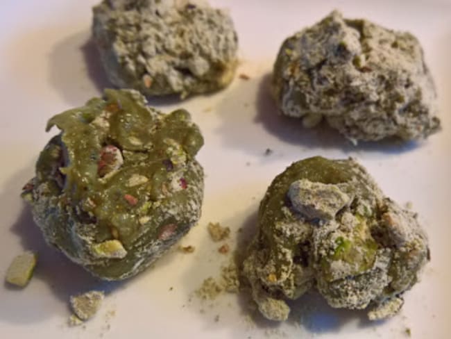 Truffes au chocolat blanc, thé matcha et pistaches de Pierre Hermé