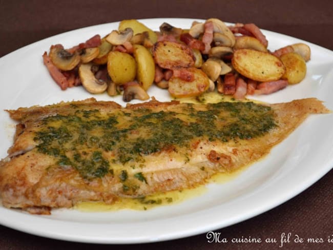 Sole meunière et fricassée de pommes de terre aux lardons et champignons