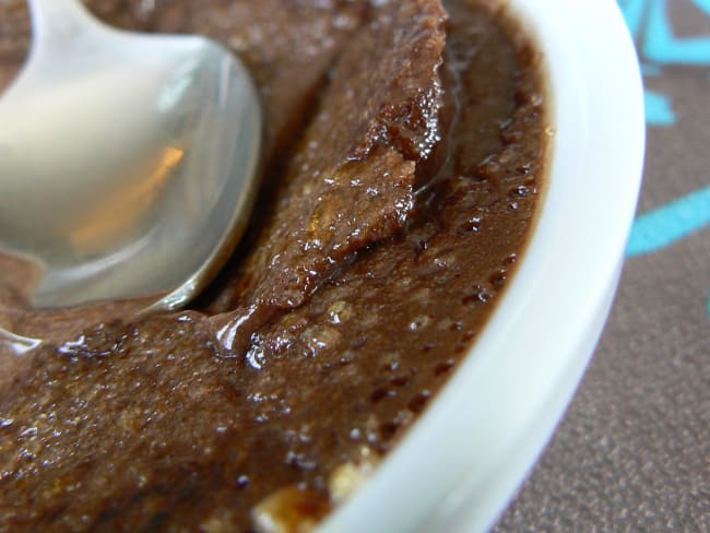 Crème brulée au chocolat noir : recette de Pierre Hermé