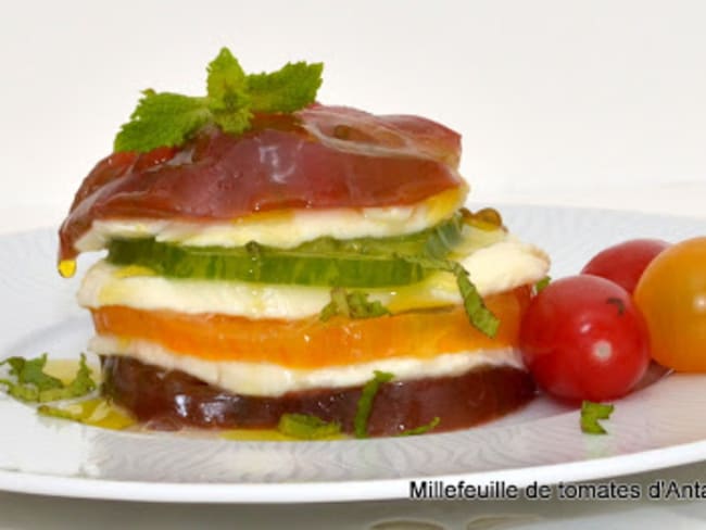 Millefeuille de tomates d’Antan, mozzarella et huile d’olive goût Intense.