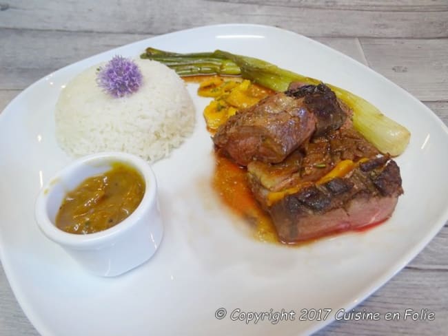 Rôti de magrets de canard à la mangue et au romarin, chutney de mangues