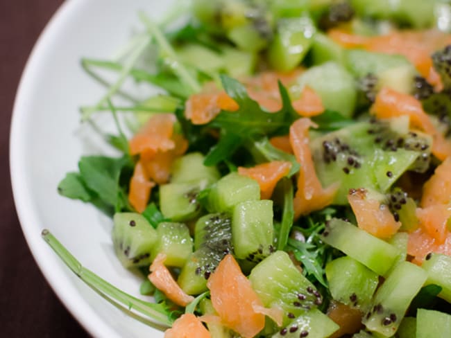 Salade au saumon fumé et au kiwi