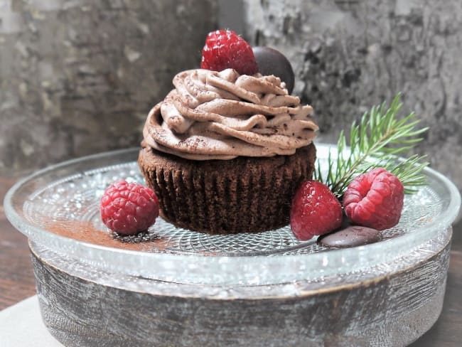 Cupcake chocolat coeur framboise