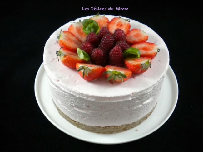 Gâteau nuage glacé aux fraises