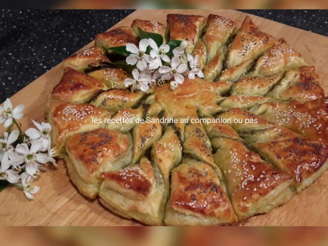 Tarte soleil pour l'apéro au pesto à l'ail des ours, graines de sésame et pavot