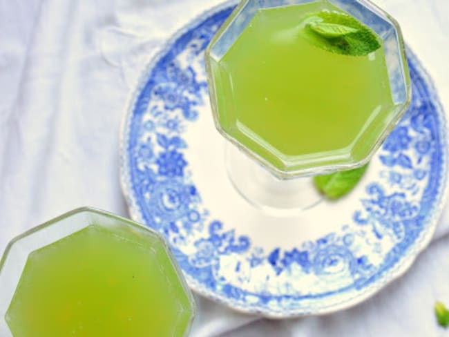 Cocktail menthe, camomille et orange