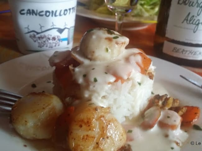 Coquilles saint-jacques sauce cancoillotte et vin blanc de Jura