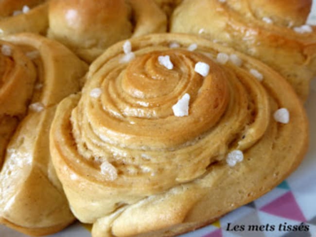 Brioche roulée vanille et caramel sans oeuf