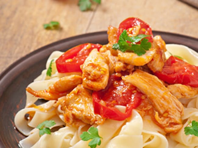 Tagliatelles au poulet et légumes d'été